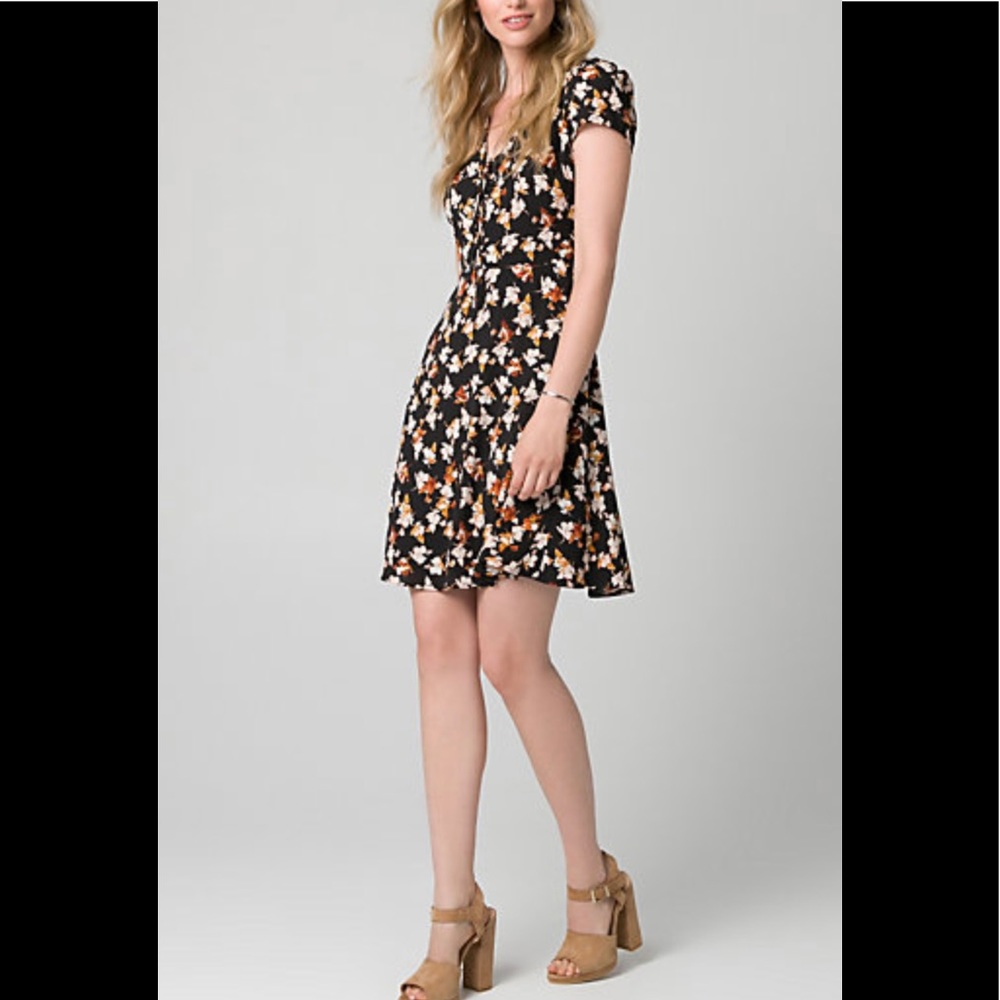 Like New, Le Chateau Floral Print Crepe Dress